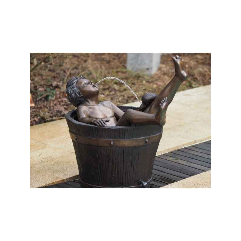 Décoration Statuette bronze personnage Garçon dans baignoire bronze -B28470