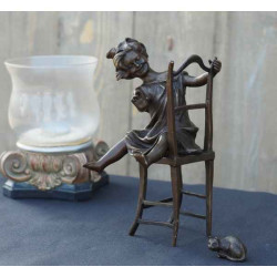 Décoration Statuette bronze personnage Fille sur chaise bronze -AN1216BR-B