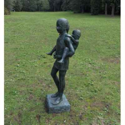 Décoration Statuette bronze personnage Fille avec un garçon sur le dos -B486