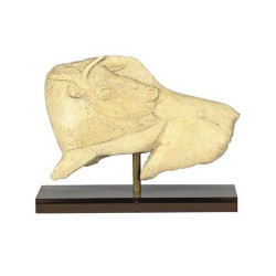 Animaux sauvage Bison se léchant statuette musée RMNGP -RF004001