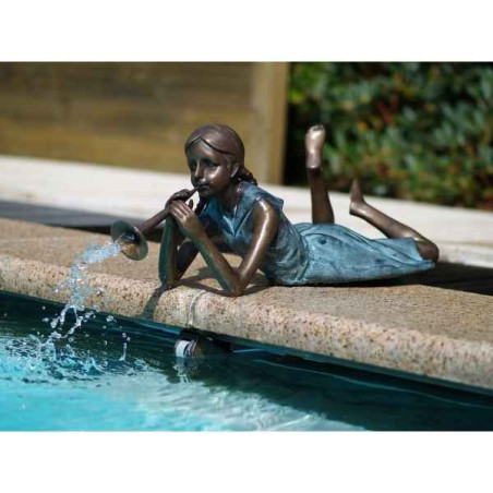 Décoration Statuette bronze personnage Fille couchant avec flute -GA1170BR-V-F