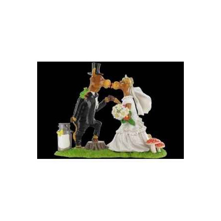 Vache figurine just married art in the city -84146