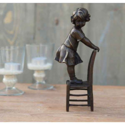 Décoration Statuette bronze personnage Fille debout sur chaise bronze -AN1220BR-B