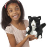 Animaux-Bois-Animaux-Bronzes.com propose Chaton noir et blanc tuxedo marionnette 