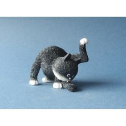 Animaux-Bois-Animaux-Bronzes.com propose Chat Dubout la grande toilette -DUB62