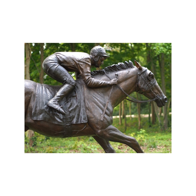 Statue bronze jockey sur un cheval -B47198