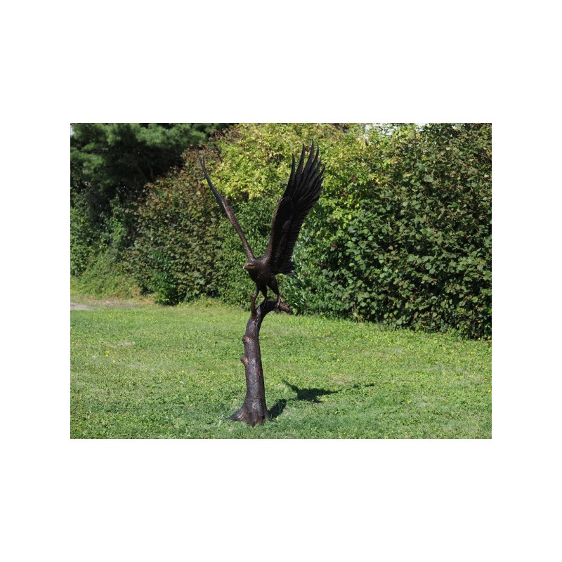 Statue bronze aigle sur un arbre -B1338