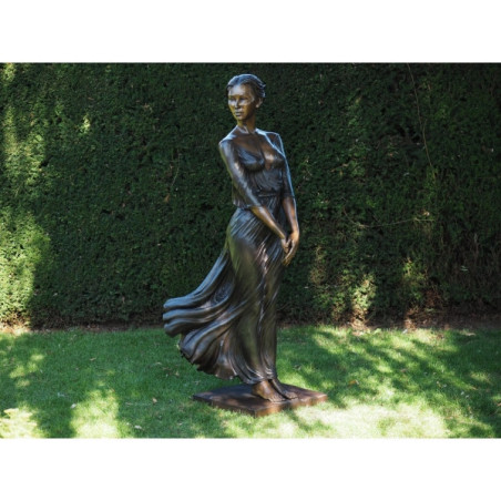 Statue bronze femme debout dans le vent -B1353